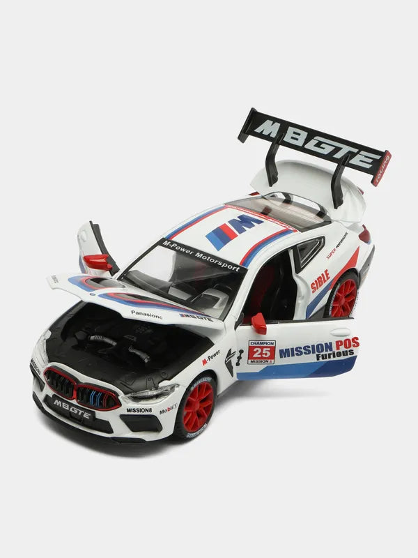 BMW M8 GTE Metal car WHITE 1:24 Scale